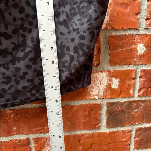 Old Navy Womens XL Powersoft Gray Black Leopard Animal Print Sports Bra Tank - Picture 6 of 7